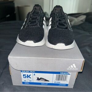 Adidas toddler sneakers 5c